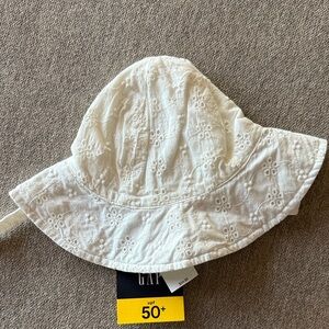 GAP White eyelet Sun Hat